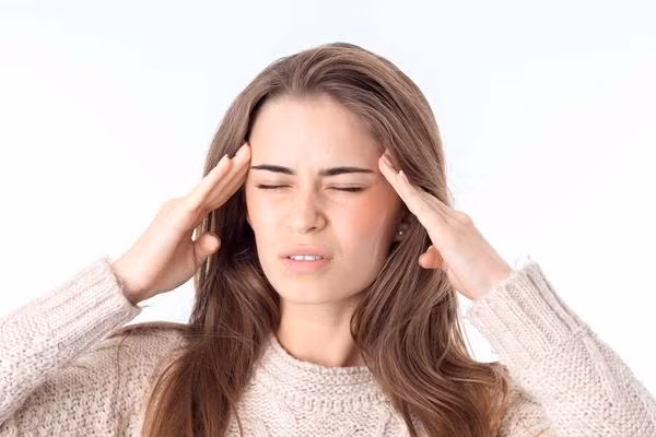 Ngoài ra, thận bị tổn thương cũng có thể tiết ra các hormone huyết áp, kích thích sự giãn nở của các mạch máu ngoại vi, có thể khiến huyết áp tăng lên. Vì vậy, nếu cơn tăng huyết áp đột ngột xuất hiện trong thời gian sắp tới, bạn nên đề cao cảnh giác.