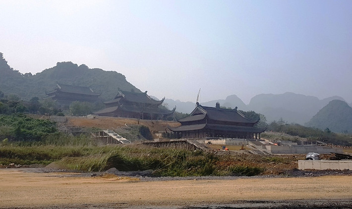 Khu tâm linh chùa Tam Chúc nhìn tổng quát.