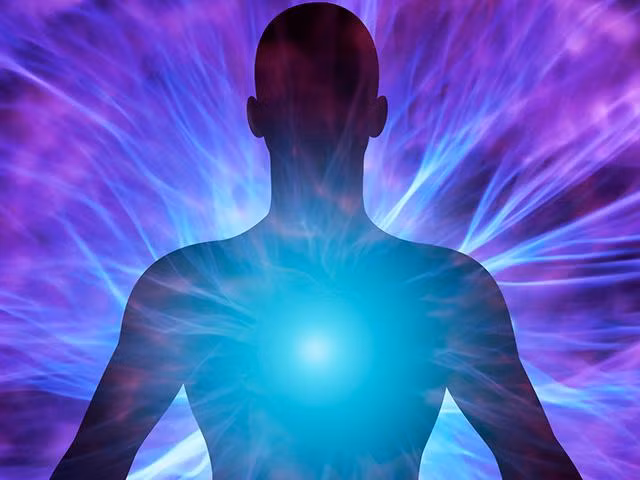 Trong số này, đáng chú ý là việc một số người có trải nghiệm cận tử và có cảm giác hồn lìa khỏi khác.