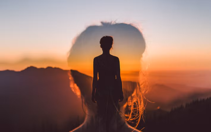 Theo đó, người bị "nhập hồn" thường có những hành vi, cảm xúc kỳ lạ, khác xa so với mọi ngày.