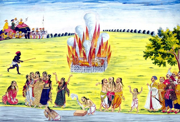 Sati là một trong những tập tục, nghi lễ tự sát được các tín đồ theo đạo Hindu tại Ấn Độ thực hiện từ thời xưa. Đây là tục lệ thiêu sống góa phụ vô cùng rùng rợn.