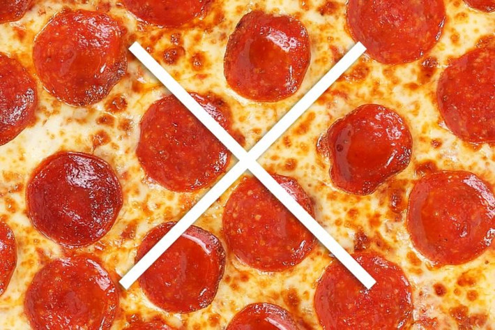 Thực phẩm nên tránh ở độ tuổi 30: Rượu và thực phẩm chế biến là kẻ thù của những người độ tuổi 30. Những thực phẩm này có thể tiết kiệm một chút thời gian và giúp giảm căng thẳng tạm thời nhưng về lâu dài, chúng sẽ làm tổn hại đến sức khỏe, tinh thần và thể chất của bạn.