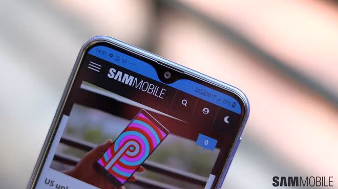 Máy có màn hình khuyết đỉnh được làm nhỏ gọn hình giọt nước, kiểu thiết kế này đã từng xuất hiện trên Oppo F9, Huawei Mate 20 và Vivo V11...