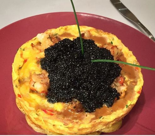 Tôm hùm Zillion Dollar Frittata: Tôm hùm Frittata Zillion Dollar tại Norma có hai kích cỡ: Thông thường, với một ounce Sevruga Caviar với giá 200 USD và siêu cỡ là 10 ounce Sevruga Caviar với giá 2.000 USD.