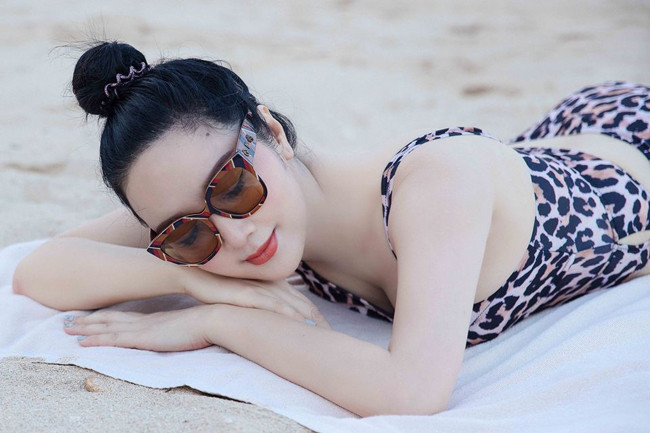 Được mệnh danh là “Hoa hậu không tuổi” với da căng mịn đầy sức sống cùng dung nhan vượt thời gian, hoa hậu Giáng My luôn thực hiện những thói quen chăm sóc da hàng ngày rất bài bản.