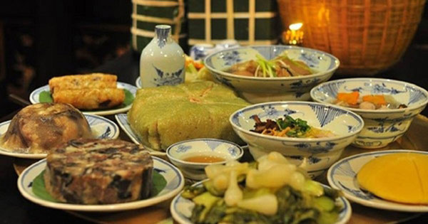 Một số gia đình thường có đèn thờ thì không cần phải dùng nến cốc. Nếu không có đèn thờ thì gia chủ nên dùng đôi nến khi thắp hương làm lễ. Phần lễ có thêm 1 đĩa đựng 50 lễ vàng tiền (dâng gia tiên).