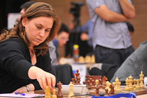 Tương tự như Jacob Barnett, Judit Polgár cũng có chỉ số IQ là 170. Sinh năm 1976 tại Hungary, Judit là kiện tướng cờ vua hàng đầu thế giới. Nữ kiện tướng này tiếp xúc với cờ vua từ bé khi người bố tạo điều kiện cho con gái phát triển chuyên môn trong bộ môn thể thao trí tuệ.