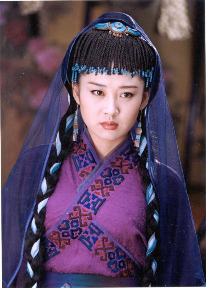 Có lẽ Kim Dung đã đem hết tâm lực của mình ra để xây dựng nhân vật Nhậm Doanh Doanh: một nhân vật nữ tươi đẹp trong sáng, giỏi âm nhạc, võ công cao cường, mưu trí sâu sắc, cai trị bọn bàng môn tả đạo bằng trái tim thép nhưng rất mẫn cảm với tình yêu và sống với tình yêu bằng trái tim dịu dàng vô kể. Nhậm Doanh Doanh có một tâm hồn kiên định, công bằng nhưng cũng rất mực nhạy cảm, lãng mạn và giàu tình thương. Nàng dành cho Lệnh Hồ Xung thứ tình yêu thuần khiết như ngọc, trong sáng như pha lê.