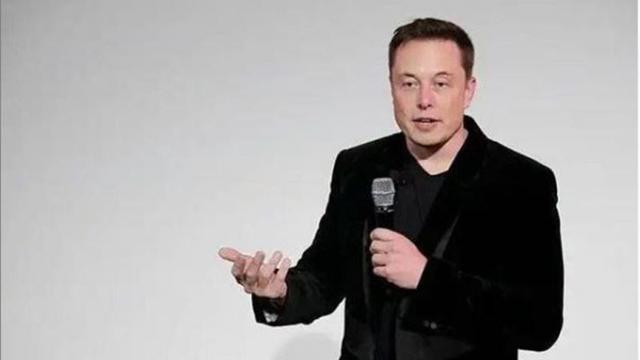 Ông Musk cùng em trai là Kimbal Musk phát triển Zip2 - ứng dụng cho phép xuất bản các nội dung trực tuyến dành cho các hãng thông tấn.