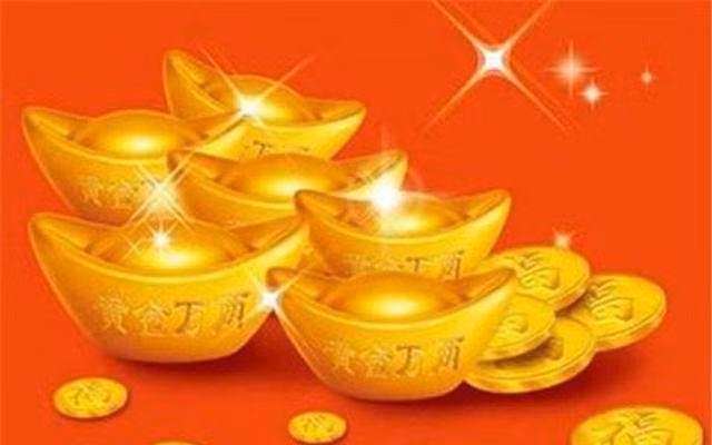 3. Tuổi Tuất: Trong 14 ngày tới, vận hay tiền bạc ùn ùn kéo đến với con giáp gần áp chót bảng 12 con giáp. Bán ra số vàng đã tích lũy bấy lâu nay vào thời điểm giá vàng cao kỷ lục trong nhiều năm khiến họ thu được số lãi "khủng".