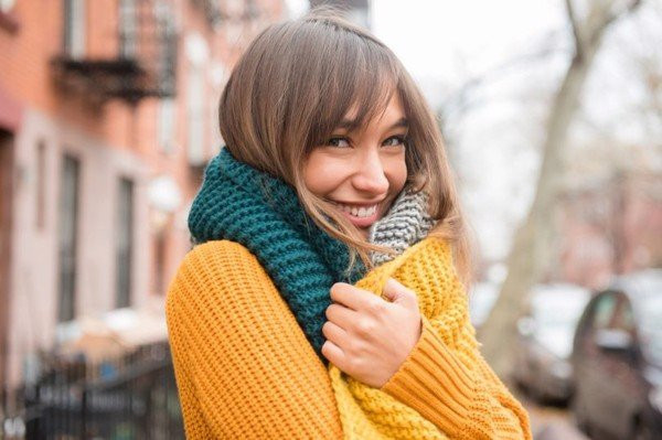 Ngoài ra, mùa đông bạn nên ngâm chân trước khi đi ngủ, có thể cho thêm gừng hoặc ngải cứu vào để tăng cường lưu thông máu, nếu không tiện thì ngâm nước nóng cũng có thể đạt được hiệu quả. Cụ thể về 6 bộ phận bắt buộc phải giữ ấm như sau: