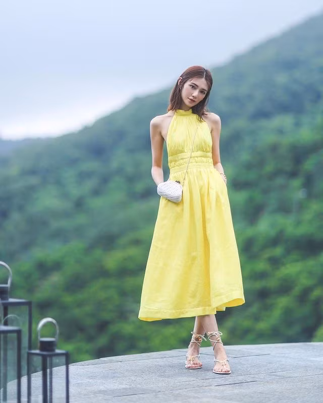 Thậm chí có người còn cho rằng, lần này Nghê Thần Hi đã chán khoe dáng trong những bộ trang phục đắt đỏ.