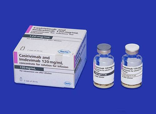 Theo truyền thông Nhật Bản, thuốc Ronapreve (Casirivimab và Imdevimab) được Bộ Y tế - Lao động và Phúc lợi Nhật Bản (MHLW) phê duyệt để điều trị COVID-19 vào tháng 7/2021. Đây là loại thuốc do hai công ty Roche và Regeneron đồng phát triển, để điều trị cho bệnh nhân bị từ nhẹ đến trung bình, chưa cần thở máy.