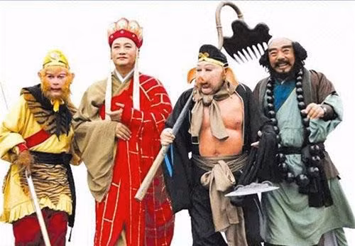 Khi đó, Như Lai Phật Tổ đã phong thưởng cho thầy trò Đường Tăng. Hai người được phong làm Phật là Đường Tăng và Tôn Ngộ Không. Cụ thể, Đường Tăng được phong là Chiên Đàn Công Đức Phật trong khi Tôn Ngộ Không được phong Đấu Chiến Thắng Phật.