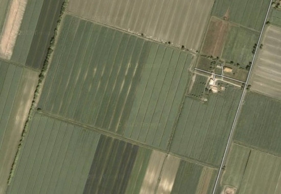 Khi đang nghiên cứu bản đồ nhằm tìm nơi mình sinh sống, kỹ sư phần mềm Luca Mori (người Italy) nhận thấy một khu vực hình oval gần Parma (Italy).