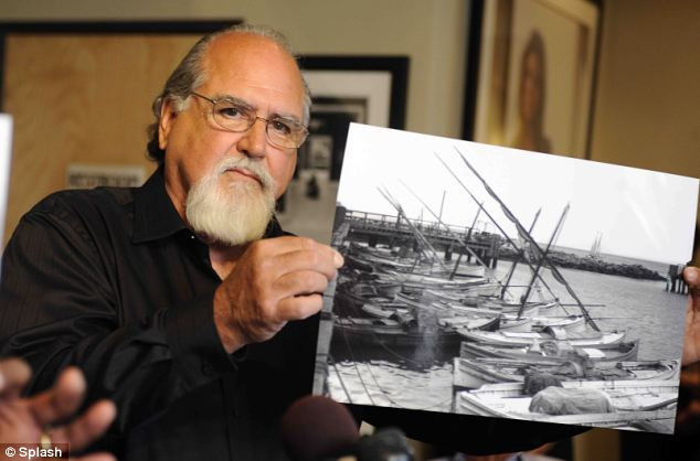 Theo đó, những tấm kính phim ẩm bản mà ông Norsigian đã mua với giá 45 USD thực chất có giá trị lên đến 200 triệu USD.