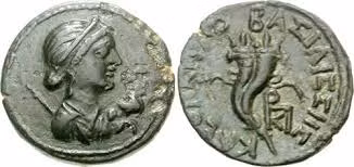 Theo một số chuyên gia, vào thời cổ đại, người Ai Cập có thể có quan niệm về cái đẹp khác xa với ngày nay. Trong mắt người dân thời ấy, dung mạo của Nữ hoàng Cleopatra như trên được coi là đẹp.