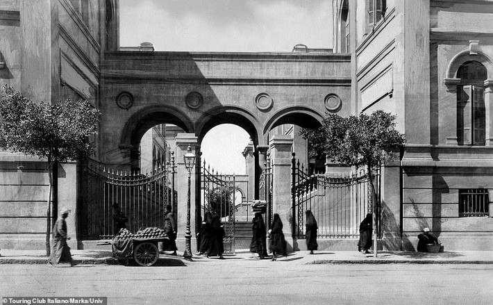 Các tòa nhà ở thành phố Alexandria, Ai Cập được xây dựng theo phong cách kiến trúc cổ.