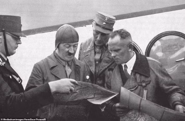 Hitler còn nói rằng, một người đàn ông phải có can đảm để đối mặt với hậu quả. Tôi sẽ chấm dứt điều này ở đây. Nhà độc tài biết rằng ngày mai, hàng triệu người sẽ nguyền rủa ông và gọi đó là định mệnh.