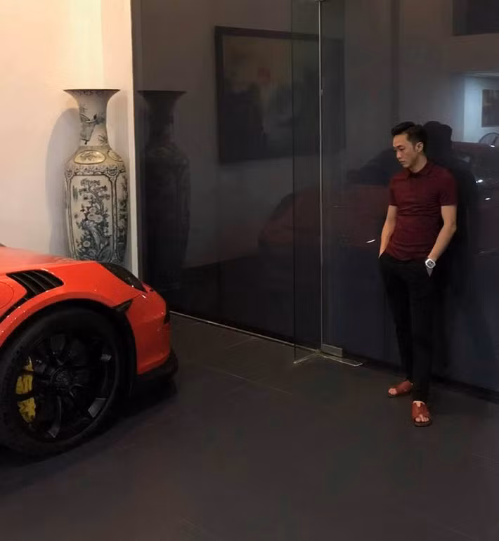 Áo phông là item thường thấy trong tủ đồ của Cường Đô La.