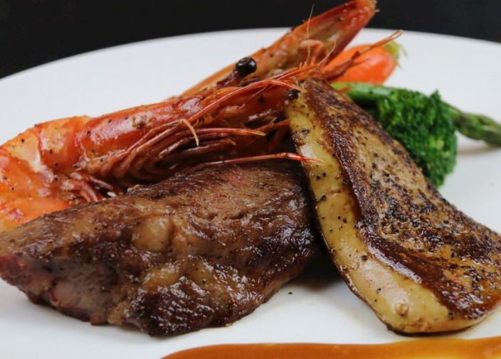 Do đó gan ngỗng mà chúng ta ăn là ăn trên nỗi đau của những con ngỗng. Một số quốc gia hiện nay đã cấm bày bán món ăn này.