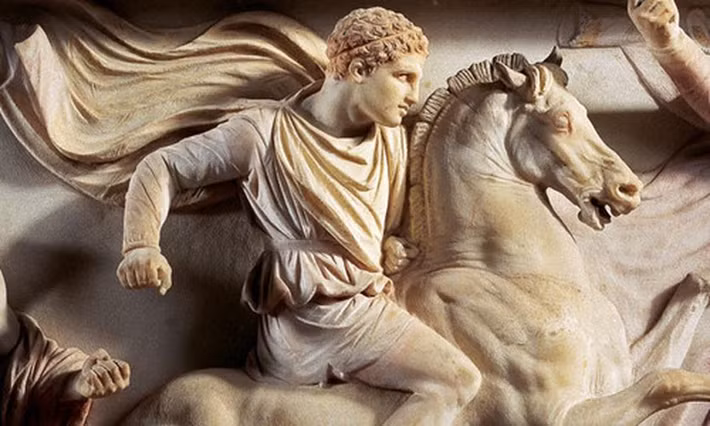 Theo tiến sĩ Chugg và nhà khảo cổ học Souvaltzi, thi hài của Alexander đại đế có khả năng ở Venice, Italy. Nguyên do là bởi sau khi ngôi mộ của Alexander đại đế biến mất vào năm 392 thì ngôi mộ của Thánh Mark được tìm thấy.