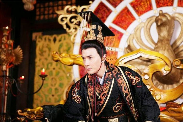 Ngoài những vị vua này, các hoàng đế còn lại của vương triều nhà Minh đều đoản mệnh. Họ thường băng hà khi khoảng 20 - 40 tuổi.