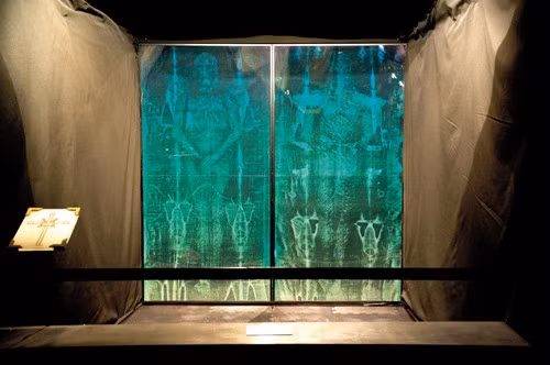 Kết quả cho thấy tấm vải liệm xuất hiện vào khoảng 1300 năm sau khi Chúa Jesus chào đời.