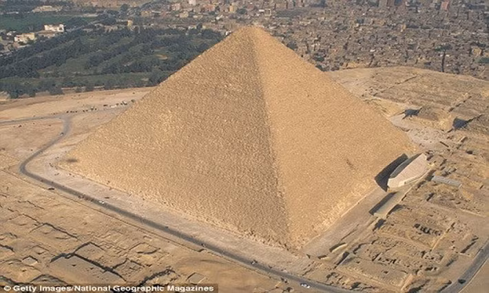 Để đi đến kết luận này, các chuyên gia tiến hành dựng mô hình 3D của kim tự tháp và sử dụng nhiều kỹ thuật phân tích của vật lý học lý thuyết cũng như các phương pháp hiện đại.