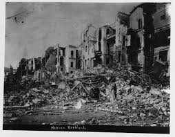 Các chuyên gia cho hay thảm kịch kép này gây ra hậu quả nghiêm trọng như vậy là bởi toàn bộ người dân không hề nhận được cảnh báo cũng như không có sự chuẩn bị trước khi thảm họa ập đến.