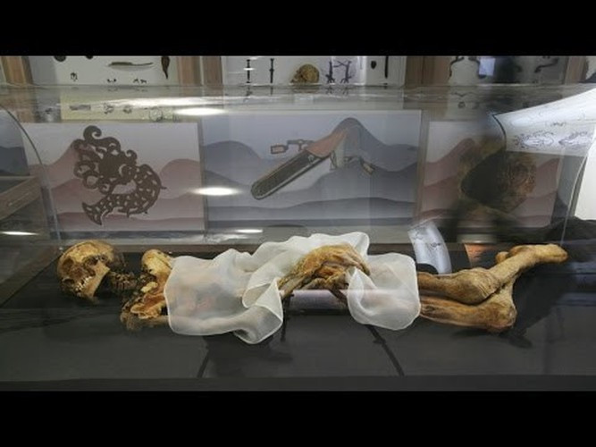 Điều kỳ lạ là sau khi công chúa Altai được đưa đến đến thành phố Novosibirsk, vùng Altai xảy ra những trận động đất lớn. Người dân tin rằng điều này xảy ra do di dời thi hài công chúa Altai.