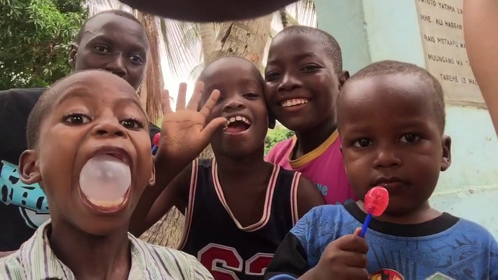 Sự việc này lặp đi lặp lại trong suốt nhiều tuần liên tiếp. Theo ước tính, khoảng 1.000 học sinh ở Tanzania mắc dịch bệnh kỳ lạ trên trong thời gian từ tháng 1 - 5/1962.