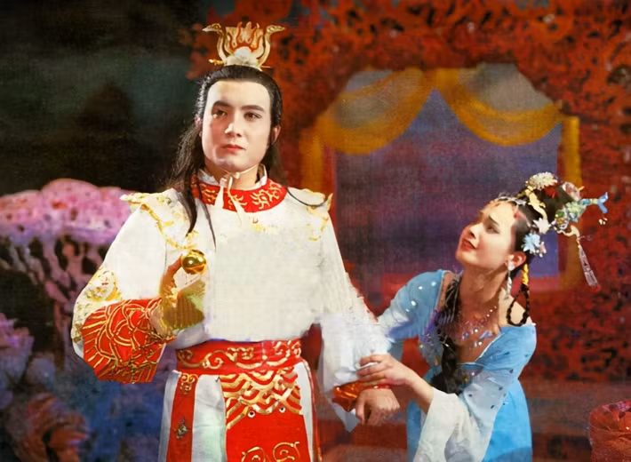 Bạch Long Mã hay còn gọi là Tiểu Bạch Long. Xét về thời gian đi theo phò tá Đường Tăng đi thỉnh kinh, Bạch Long Mã xuất hiện sau Tôn Ngộ Không và trước cả Trư Bát Giới và Sa Tăng.