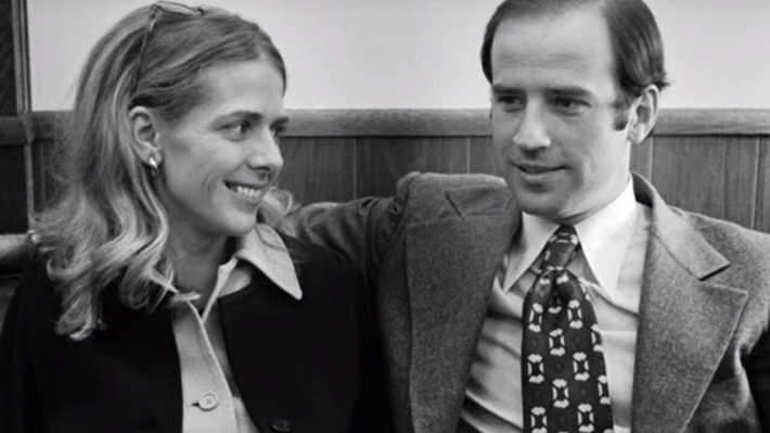 Biến cố ập đến với gia đình ông Biden khi bà Neilia cùng con gái 13 tháng tuổi Christina qua đời trong vụ tai nạn ôtô ở Hockessin, bang Delaware trước Giáng sinh năm 1972. Hai con trai của gia đình Biden gồm: Beau 4 tuổi và Hunter 3 tuổi cũng ngồi cùng trong chiếc xe gặp tai nạn và bị thương nặng nên phải điều trị trong bệnh viện một thời gian dài.