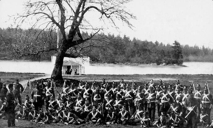 Lực lượng quân sự của 2 nước có mặt tại đảo San Juan ngày càng nhiều thêm. Một số người cho rằng cuộc chiến giữa Mỹ và Anh có thể xảy ra bất cứ lúc nào. Không muốn tình hình vượt khỏi kiểm soát, giới chức Mỹ và Anh tiến hành đàm phán nhằm tránh xảy ra cuộc chiến xuất phát từ một con lợn.