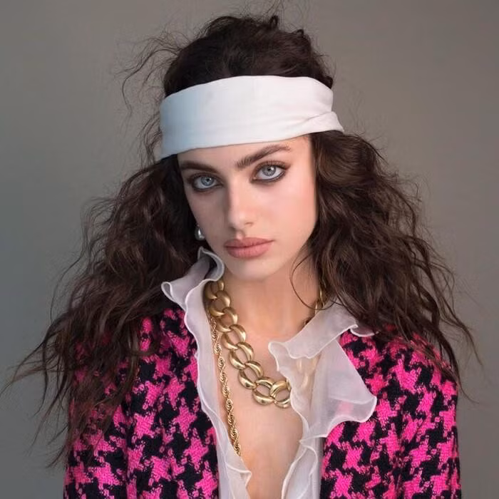 Dù mới 19 tuổi song Yael Shelbia sở hữu gu thời trang nóng bỏng vô cùng.