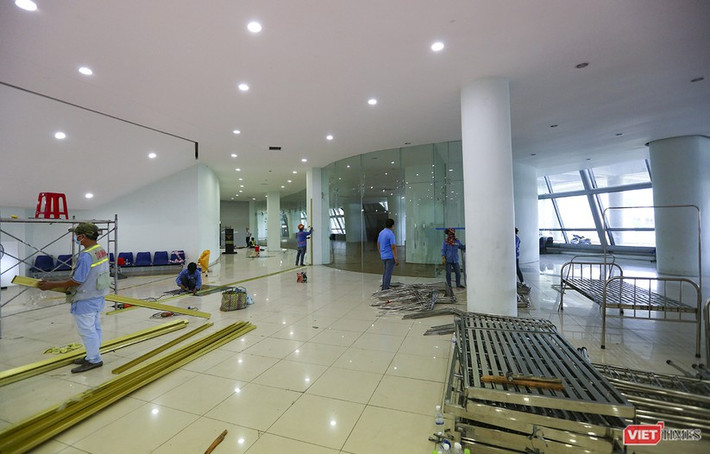 Sau khi hoàn thành, đây sẽ là bệnh viện dã chiến hiện đại nhất hiện tại, cùng những trang thiết bị y tế tốt nhất phục vụ công tác điều trị đối với bệnh nhân mắc COVID-19 tại Đà Nẵng. Ảnh: Viettimes.