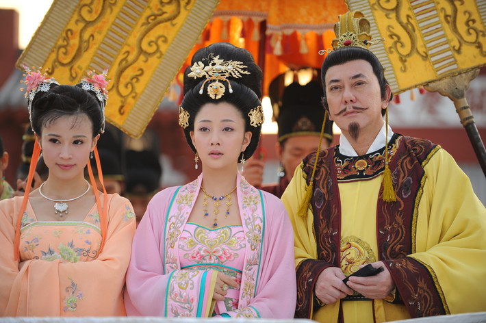 Nhờ những khoản thuế lớn này, triều đình nhà Đường thu được số tiền lớn. Ngược lại, các thương nhân, người dân trồng trà rơi vào tình cảnh khó khăn vì mức thuế quá cao.