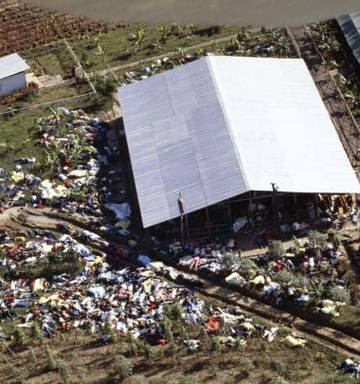 Mọi chuyện càng nghiêm trọng hơn khi nghị sĩ Mỹ Leon Ryan đến từ San Mateo, California đến Jonestown để điều tra về thực trạng diễn ra tại Đền Hội Chúng.