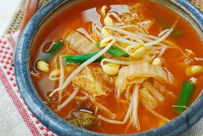 Vitamin C có trong giá đỗ có tác dụng kích thích, gây nên sự hưng phấn và ham muốn “chuyện ấy” ở nam giới, đồng thời kéo dài thời gian xuất tinh. Đây là công dụng tuyệt vời giúp cải thiện tình trạng xuất tinh sớm ở nam giới bị yếu sinh lý.