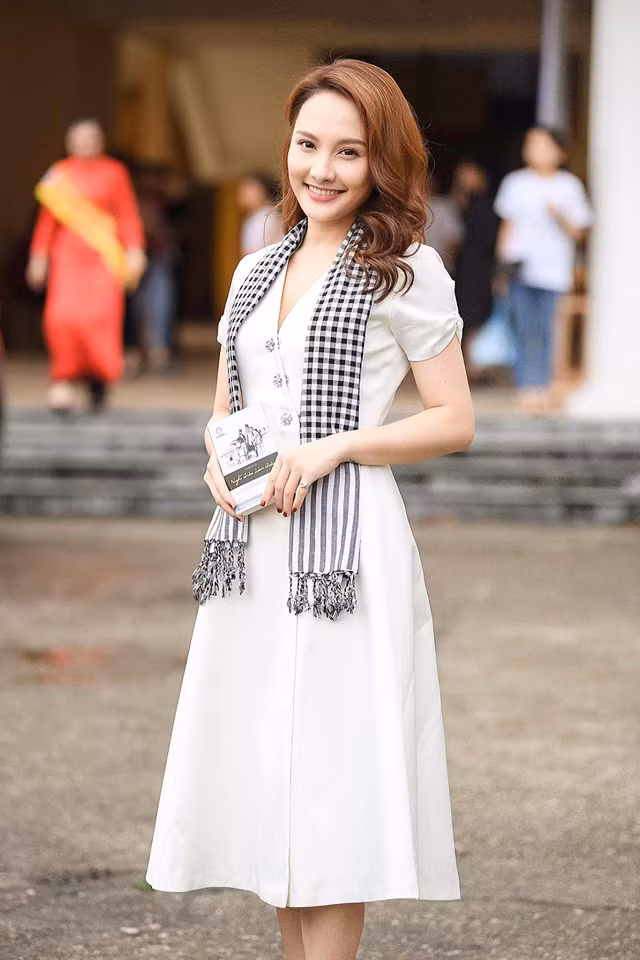 Áp dụng cách tắm bia này 2-3 lần/tuần sẽ cho bạn làn da trắng sáng, mịn màng và khỏe mạnh sâu từ bên trong, bảo vệ da khỏi ánh nắng cũng như các tác nhân xấu ngoài môi trường tốt hơn.