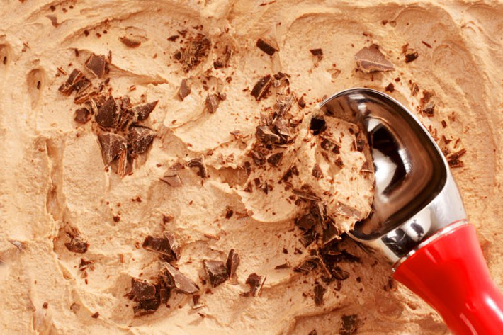 Cà phê kem đánh đá: Có thể thay món tráng miệng tối của bạn bằng món khác nếu muốn có một giấc ngủ ngon.