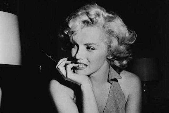Vì vậy, cái chết đột ngột cùng với nhiều bí ẩn của Marilyn Monroe vẫn là câu hỏi lớn chưa có lời giải.