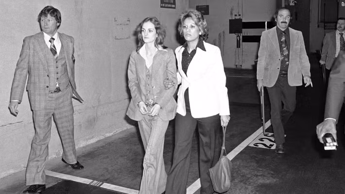 Ngày 18/9/1975, cảnh sát bắt giữ Patty cùng nhiều thành viên khác của nhóm tội phạm. Sau đó, Patty bị đưa ra xét xử và nhận bản án 35 năm tù. Đến tháng 1/2001, cô được Tổng thống Bill Clinton ký lệnh tha bổng.