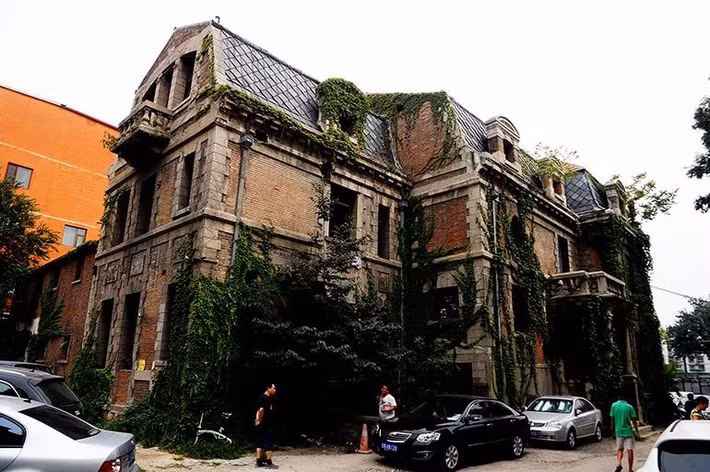 Vì vậy, một số người thích trải nghiệm những điều kỳ bí tìm đến ngôi nhà này với hy vọng sẽ tận mắt chứng kiến những sự việc kỳ lạ.