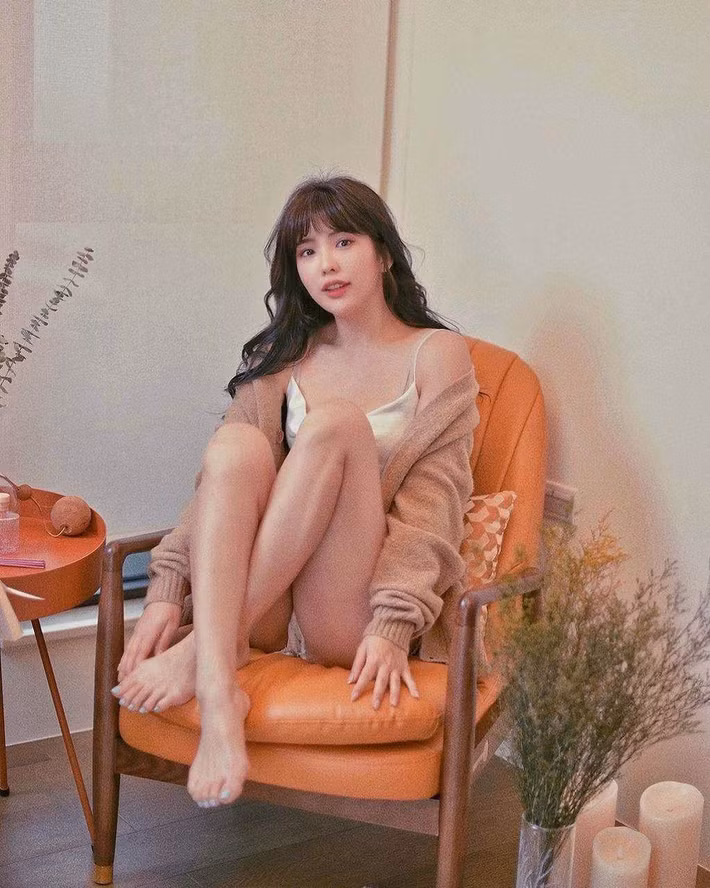 Có thể thấy được, Ula Shen sở hữu một vẻ đẹp hoàn mỹ. Nụ cười rất sáng của cô nàng khiến người hâm mộ như muốn "tan chảy".