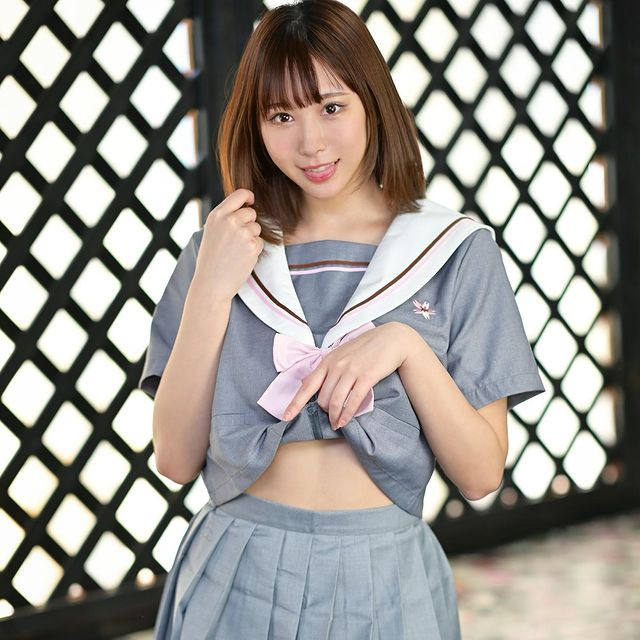 Phong cách thời trang của Hinata Aoi cũng không rập khuôn mà biến hóa khá đa dạng.