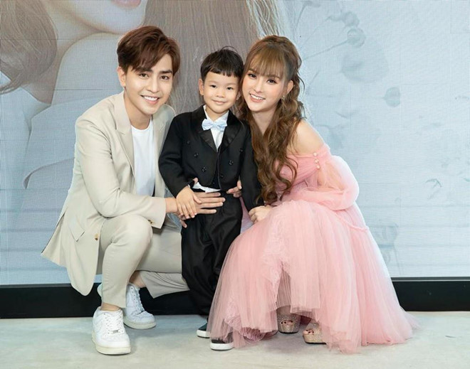 Kin Nguyễn hiện làm trong lĩnh vực kinh doanh. Dù không hoạt động trong giới nghệ thuật nhưng chồng mới của ca sĩ Thu Thủy lại có gu thẩm mỹ cùng phong cách thời trang cực chất.