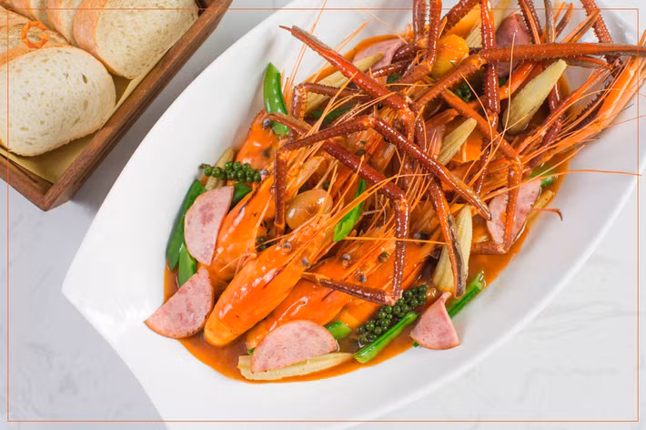 Các món ăn của GEM Center luôn được chế biến và trang trí tỉ mỉ để mỗi món ăn đến với thực khách đều bắt mắt từ ánh nhìn và thơm ngon từ hương vị.