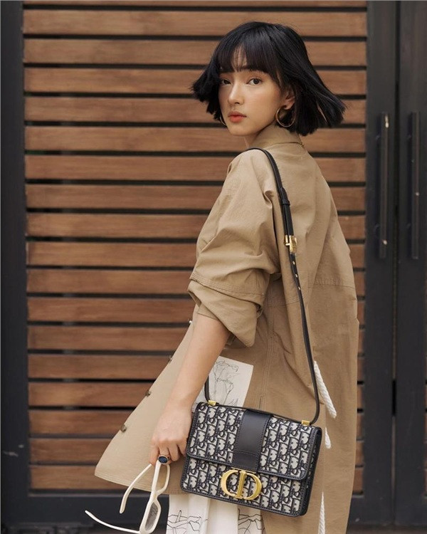 Ngoài kiểu tóc mới, mỹ nhân sinh năm 1997 còn ghi điểm bởi phong cách thời trang rất riêng biệt.